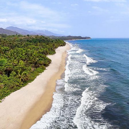 Hostal Mocambo Beach Guachaca ภายนอก รูปภาพ