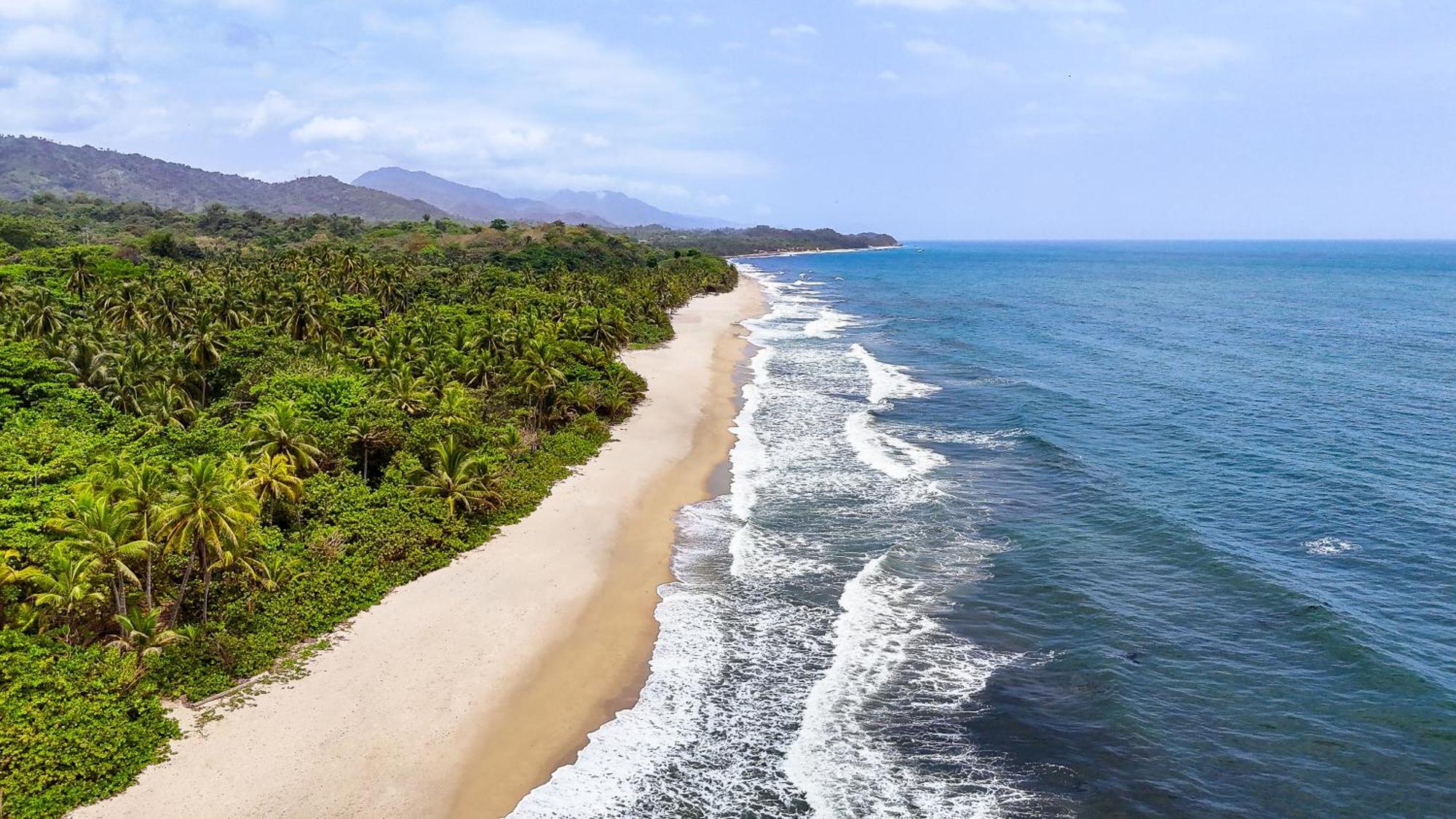 Hostal Mocambo Beach Guachaca ภายนอก รูปภาพ