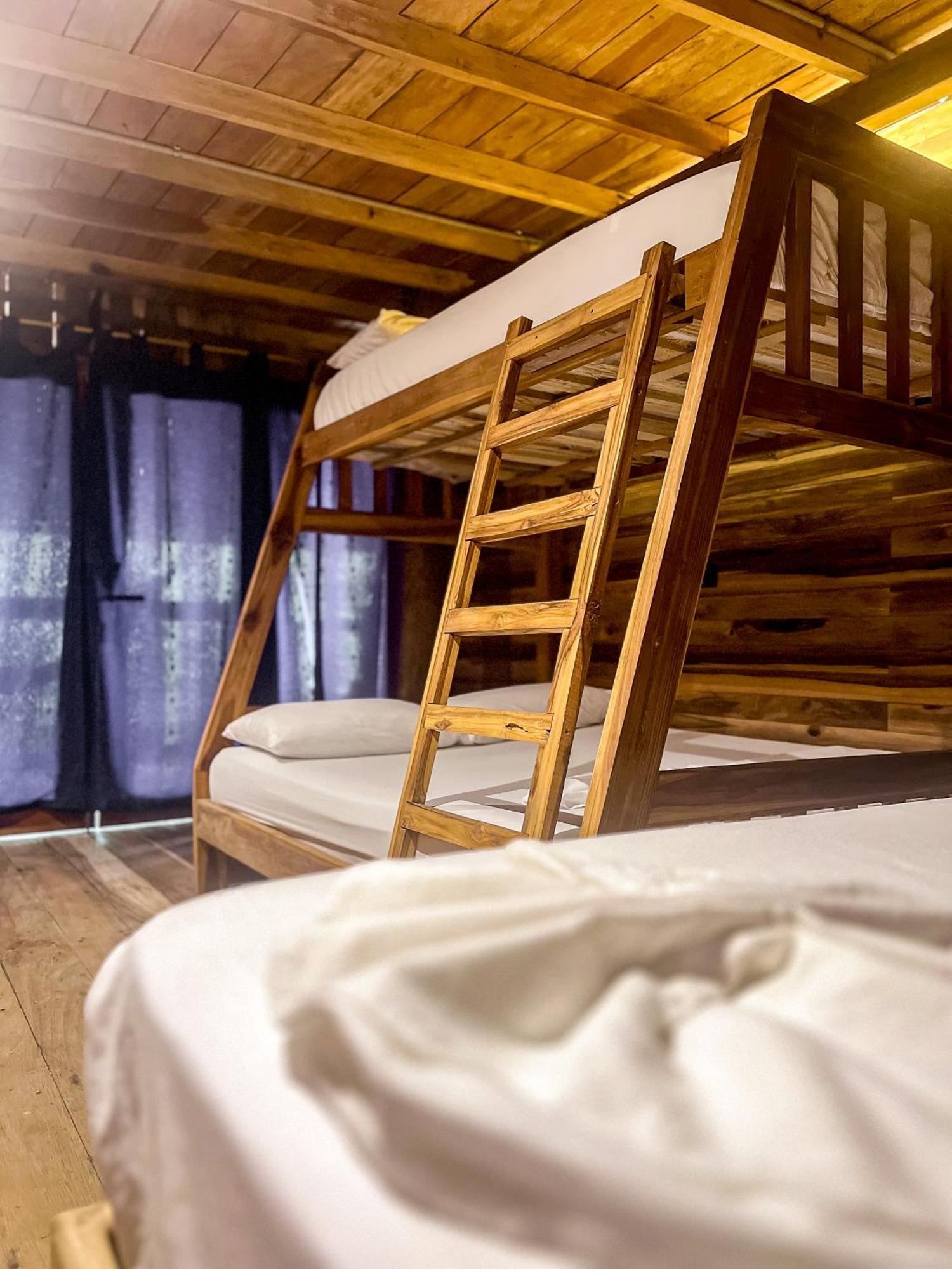 Hostal Mocambo Beach Guachaca ภายนอก รูปภาพ