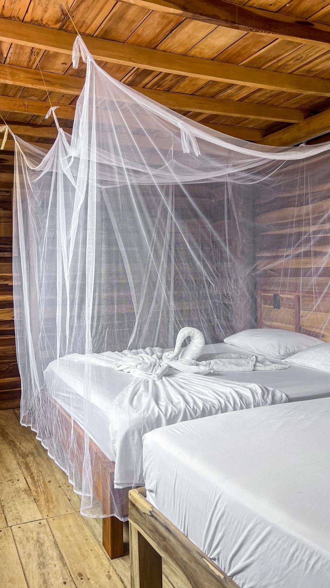 Hostal Mocambo Beach Guachaca ภายนอก รูปภาพ