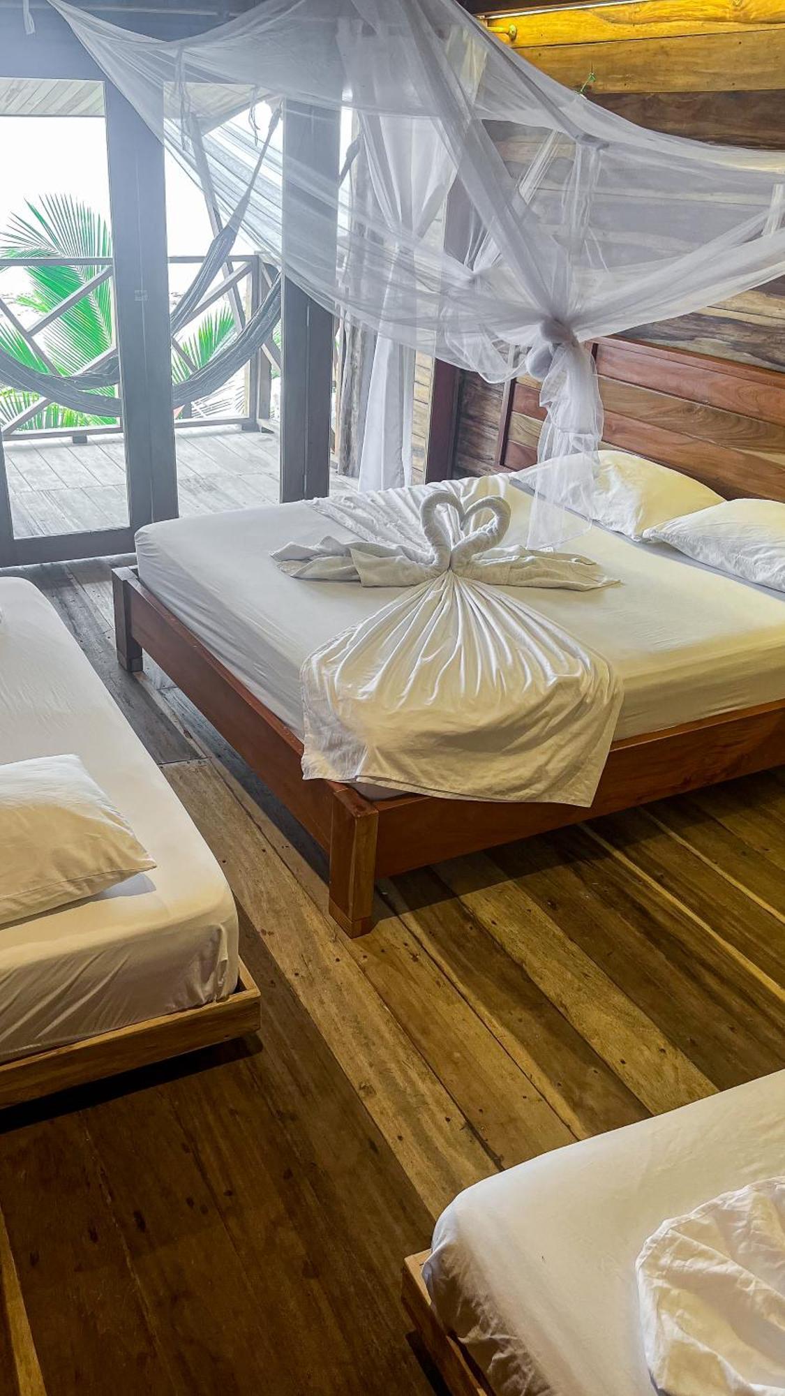 Hostal Mocambo Beach Guachaca ภายนอก รูปภาพ