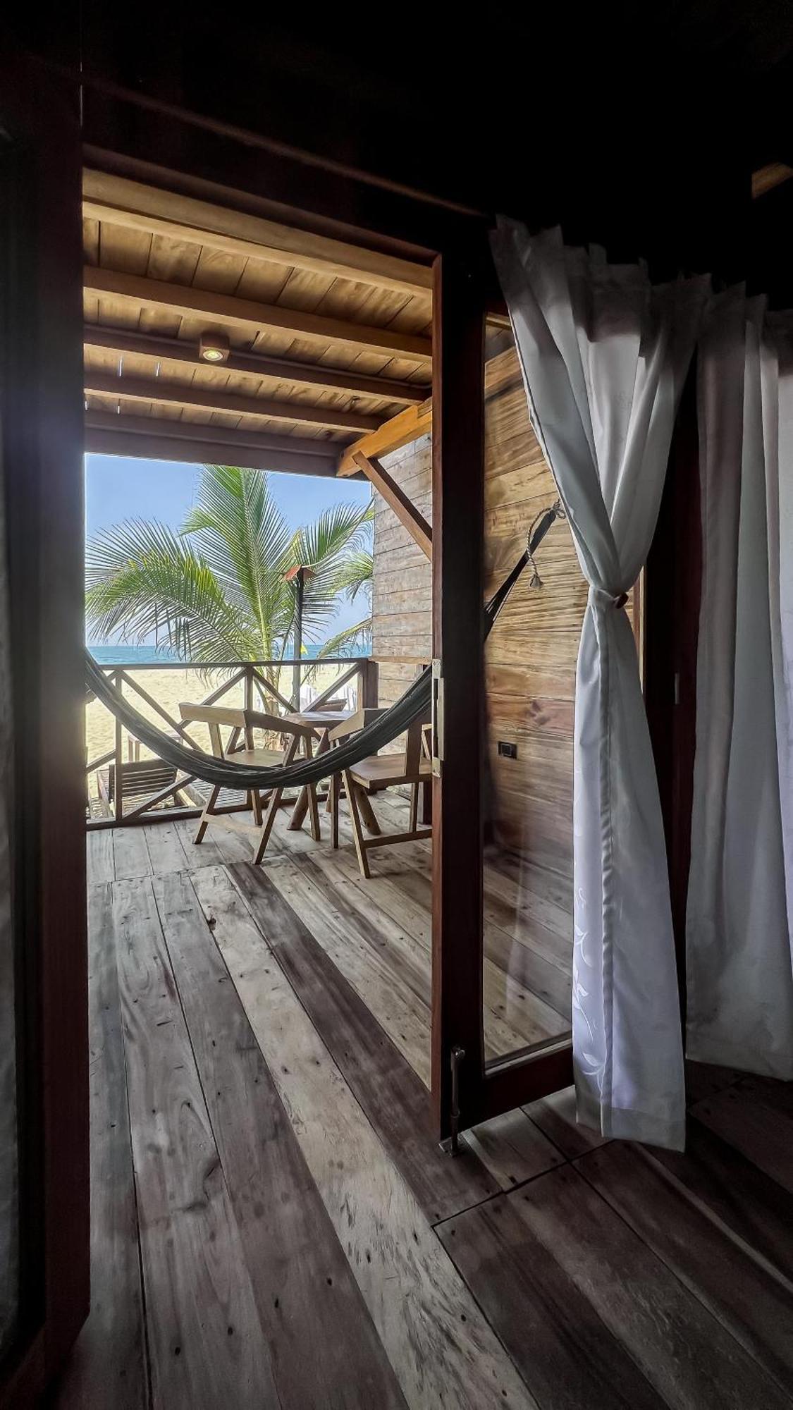 Hostal Mocambo Beach Guachaca ภายนอก รูปภาพ