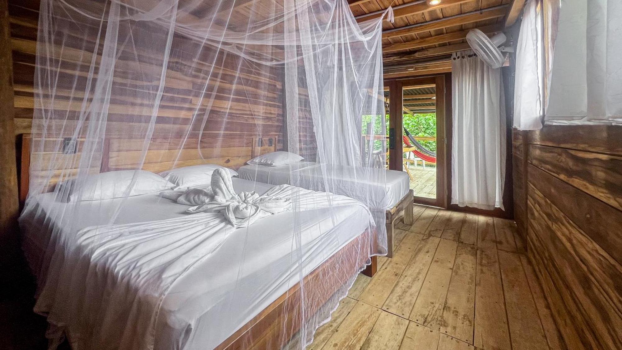 Hostal Mocambo Beach Guachaca ภายนอก รูปภาพ