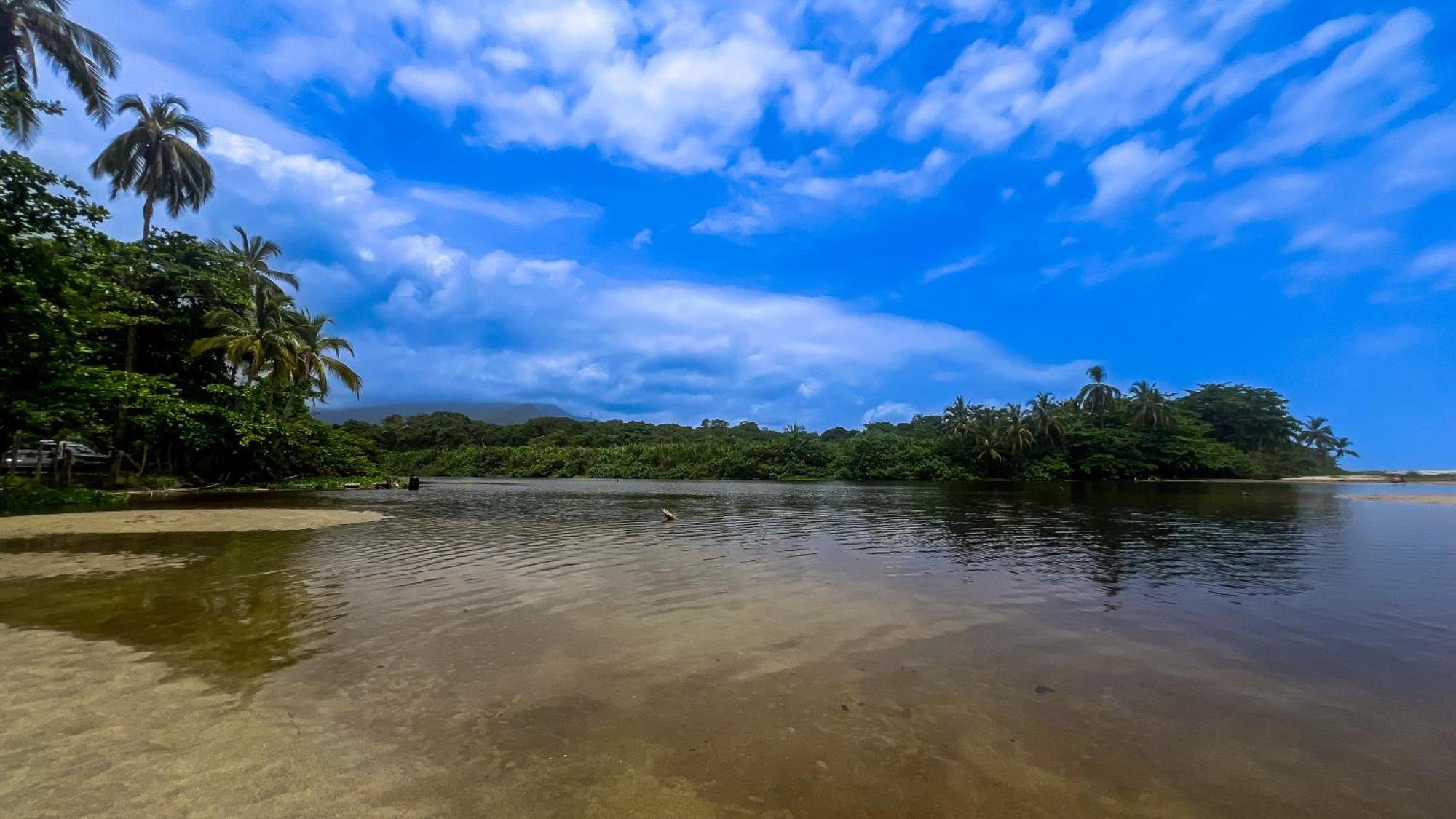 Hostal Mocambo Beach Guachaca ภายนอก รูปภาพ