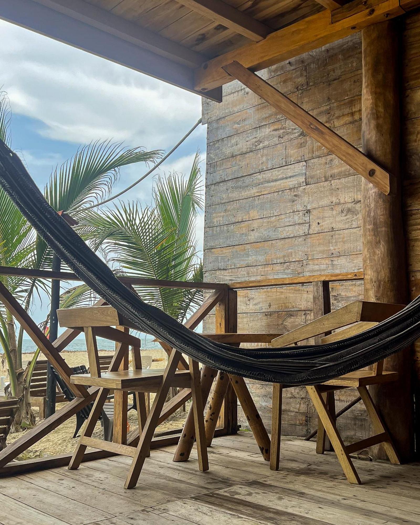 Hostal Mocambo Beach Guachaca ภายนอก รูปภาพ